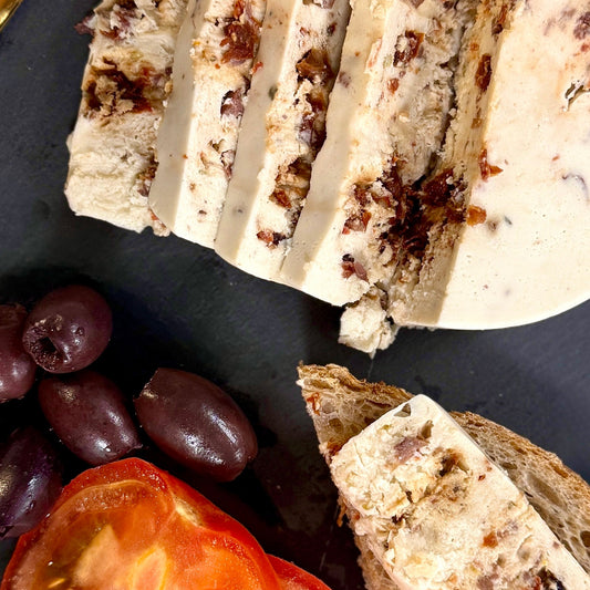 Tomato Kalamata Mozz-y (Limited Edition)