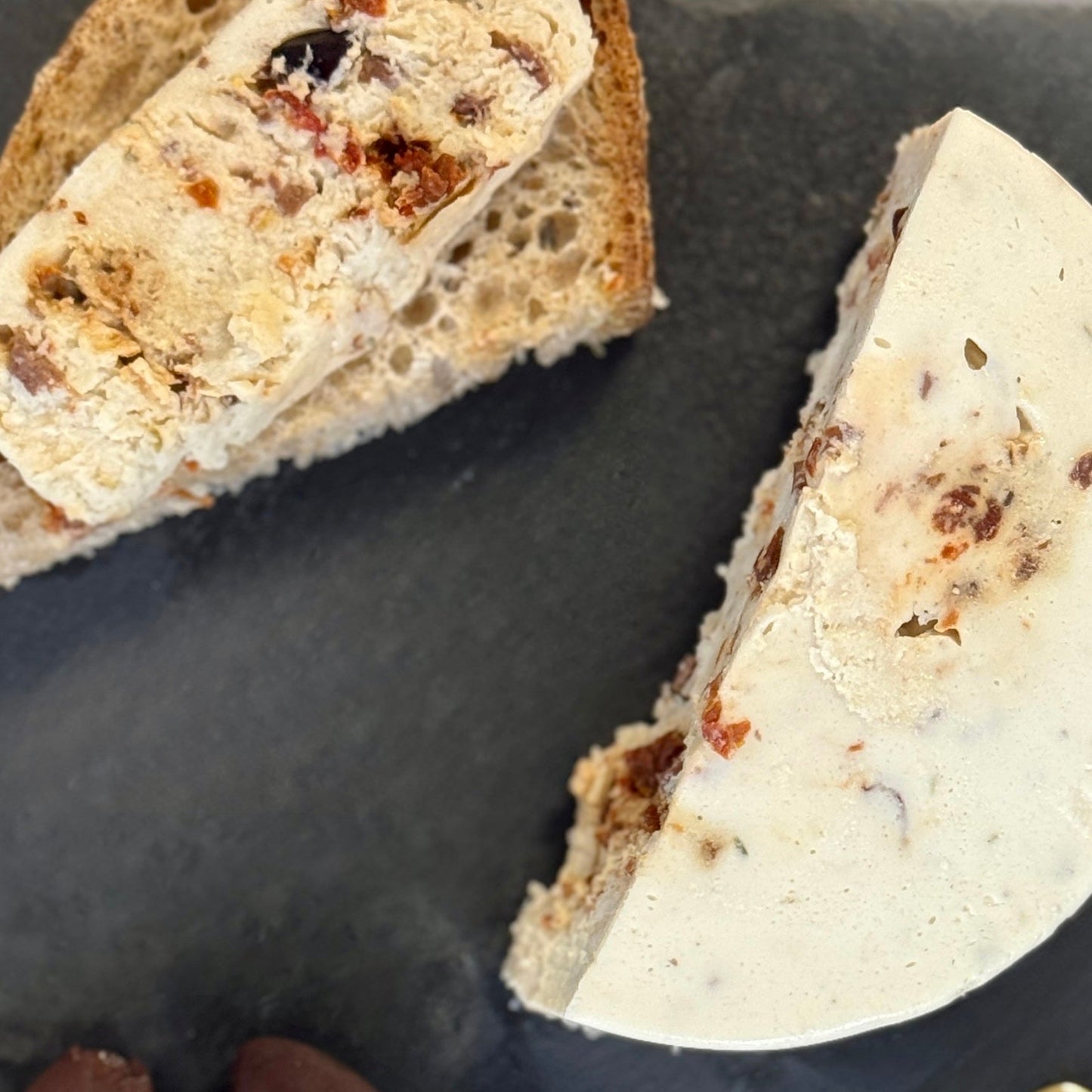 Tomato Kalamata Mozz-y (Limited Edition)